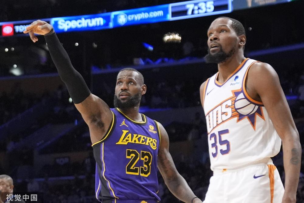 观众们也更 观众们也更