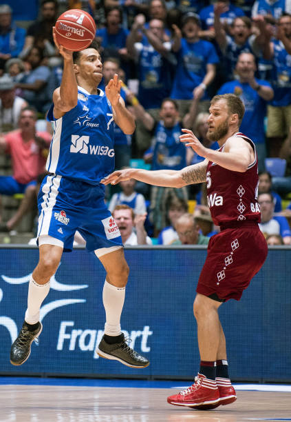 通过持续的 通过持续的