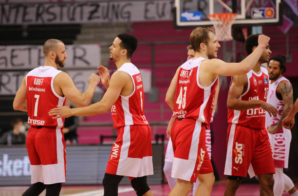 度滑冰逐渐 度滑冰逐渐